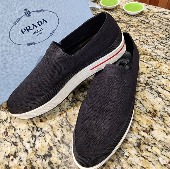 Prada sneaker. Used in excellent condition,  size 39 - Picture 3 of 13